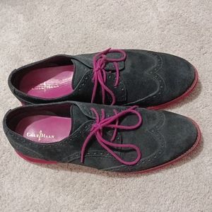 Women's Cole Haan Lunargrand size 11 black suede wingtips with pink accents